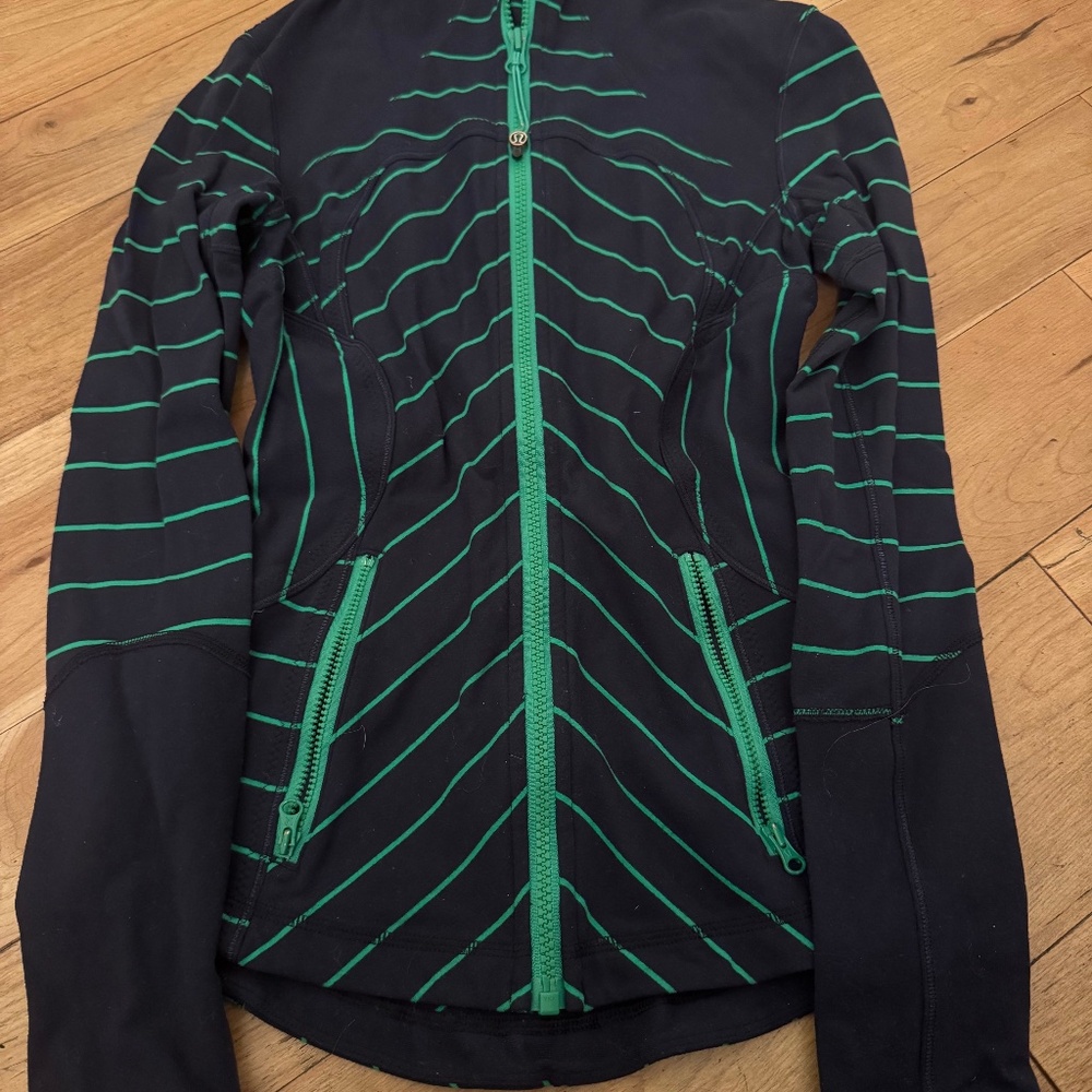 Lululemon sweatshirt